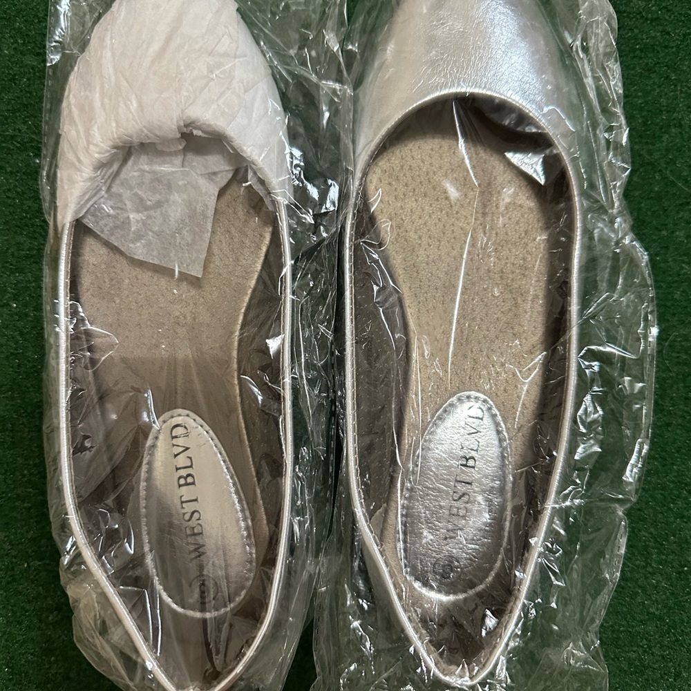 Metallic silver flats - Picture 6 of 8
